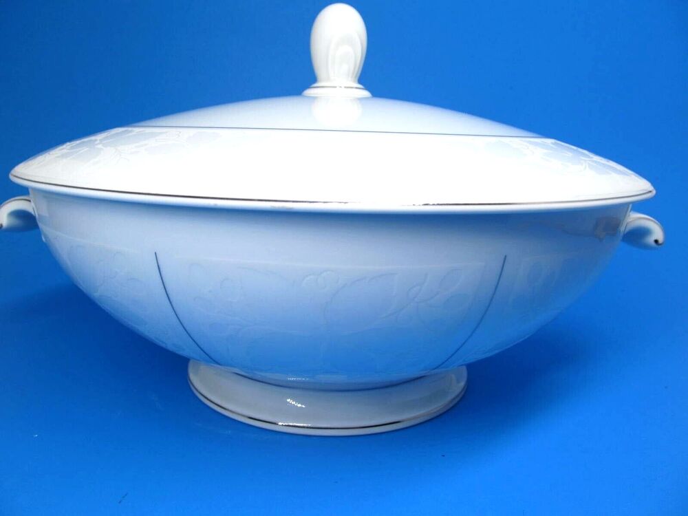 Rosenthal Germany Continental White Velvet Platinum Trim Covered Vegetable Bowl